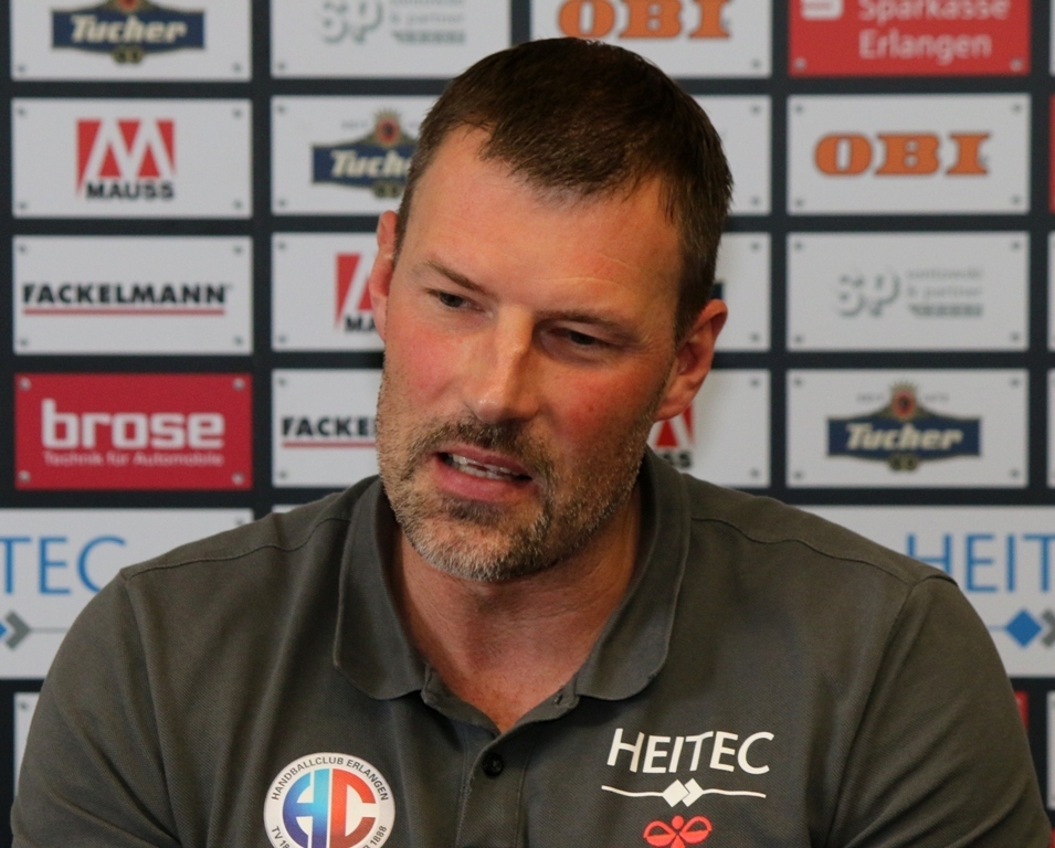 (Foto: hl-studios, Erlangen) - Cheftrainer Robert Andersson (HC Erlangen): das wird keine leichte Aufgabe