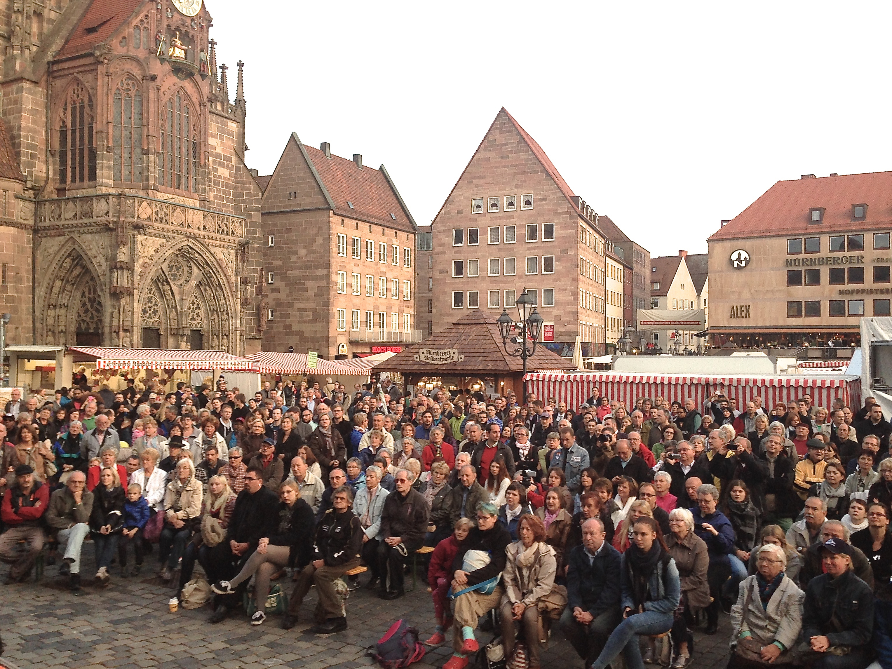 Auch heuer wollten sich viele Nürnberger und Besucher das „Wer ko, der därf“-Spektakel nicht entgehen lassen. Foto: U. Müller