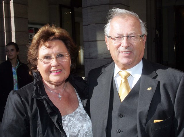 Willhelm Heidrich, Protokollchef der Stadt Nürnberg a.D., mit Lebensgefährtin Uschi Burger. | Foto: JKönig