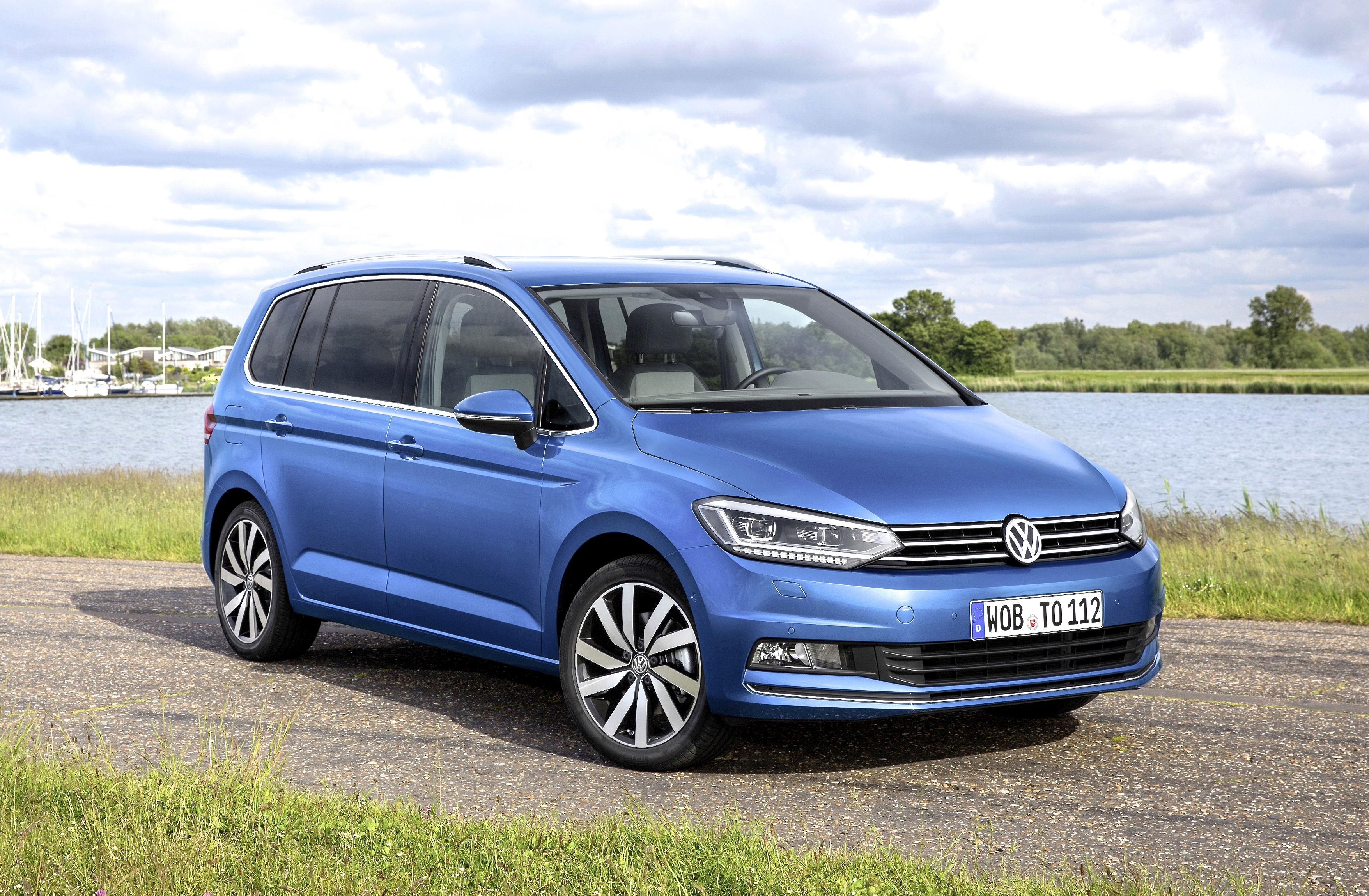 Volkswagen präsentiert den Touran optisch verbessert und mit aktueller Technik an Bord. Foto: Auto-Medienportal.Net/Volkswagen