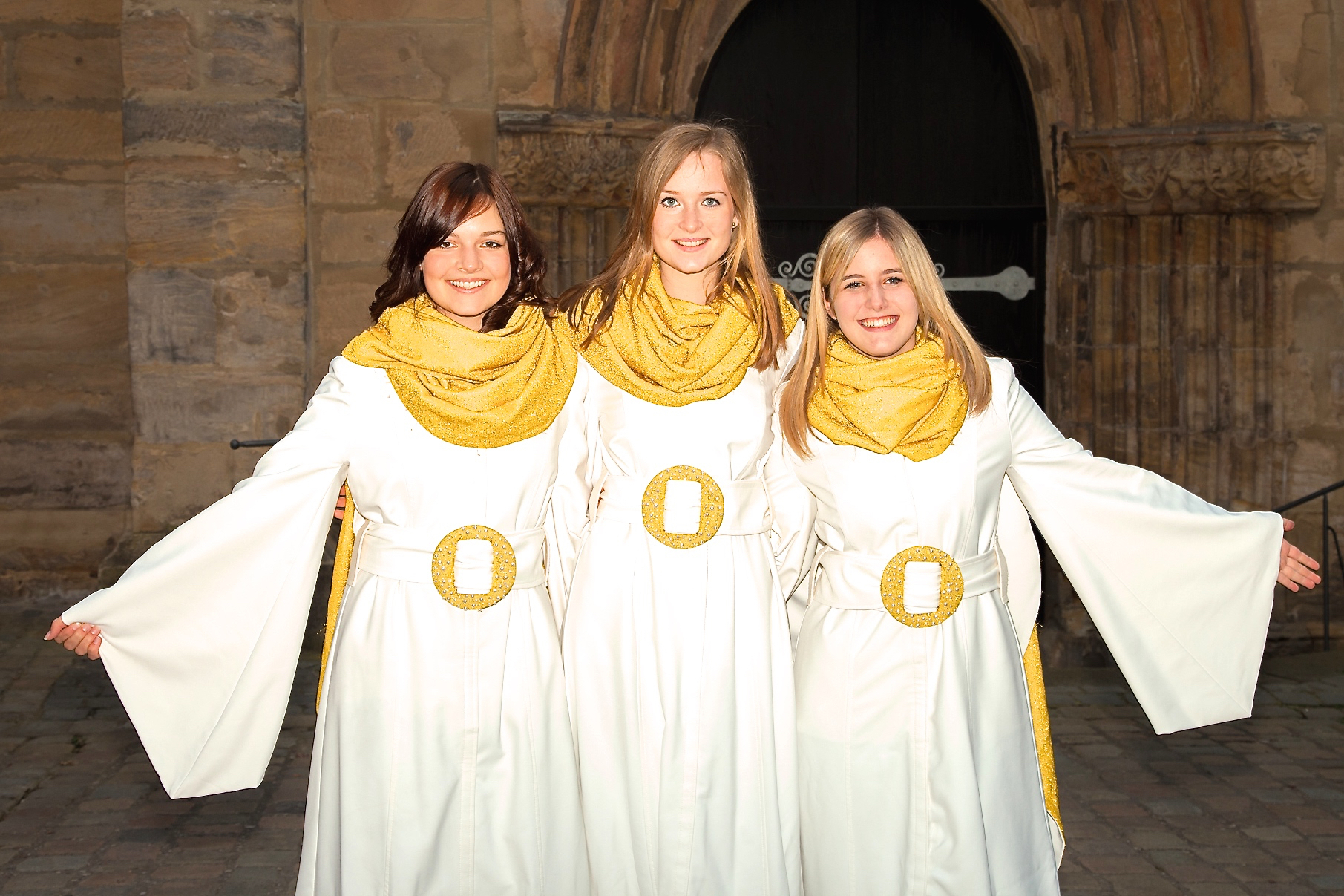 Die Weihnachtsengel von 2014: Julia Greif, Janika Madl und Julia Zametzer (v.l.n.r.). Foto: R. Rosenbauer