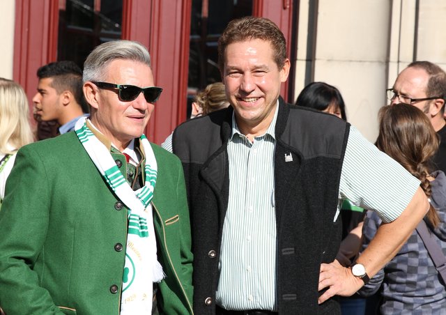 Landtagsabgeordneter Horst Arnold und Bürgermeister Markus Braun (v.l.). | Foto: Udo Dreier/bayernpress
