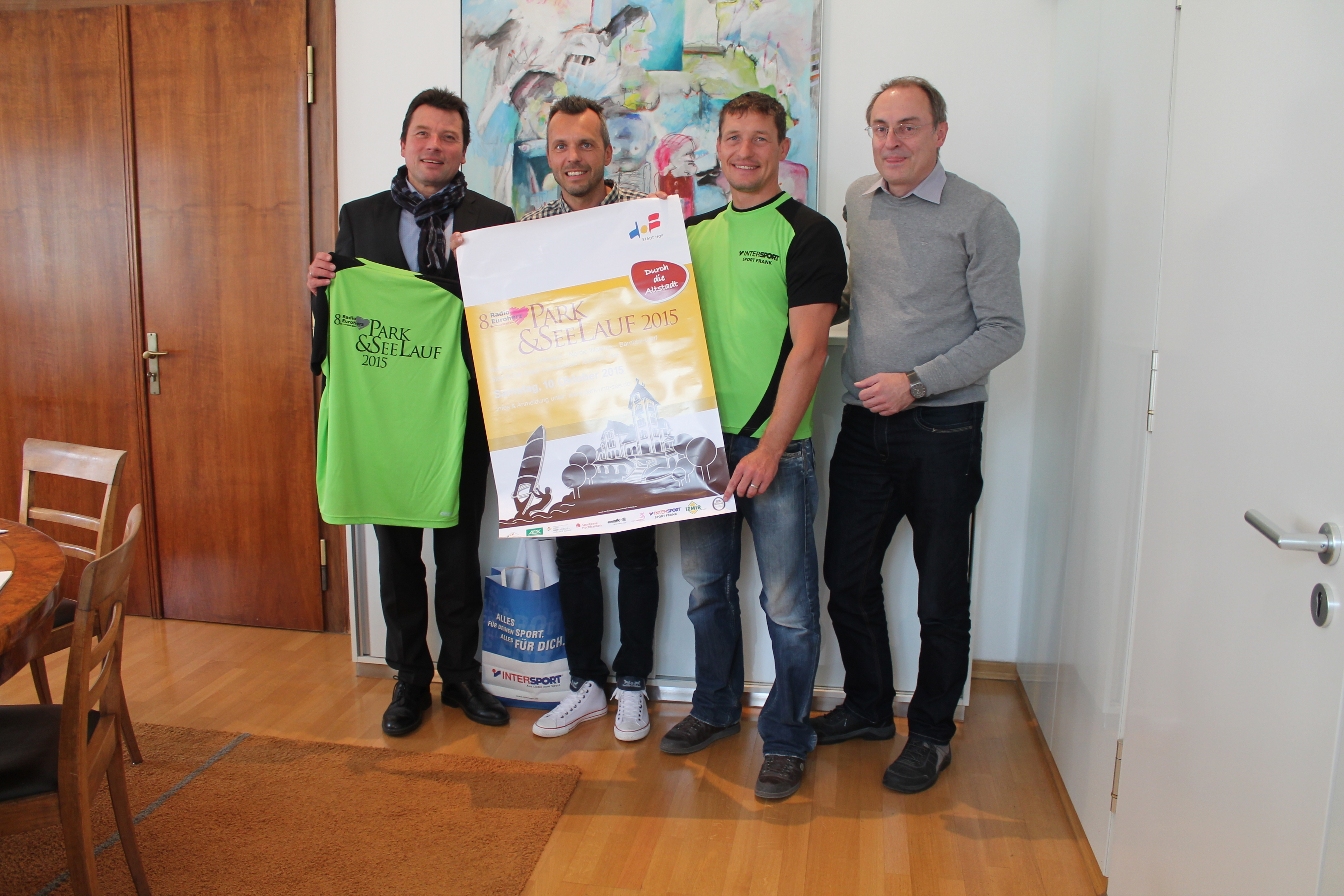 Oberbürgermeister Dr. Harald Fichtner, Michael Strobel (Sportamt), Dominik Zeh (Präsident Hofer Sportverband), Peter Hetz (Fachbereichsleiter Schulen & Sport)