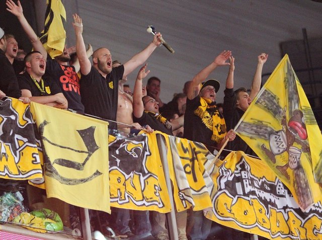 (Foto: hl-studios, Erlangen): Auch die Fans des HSC 2000 Coburg sorgten für Stimmung