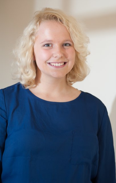 Myrjam Willberg, 16 Jahre, Auszubildende nach Abitur am Dürer-Gymnasium. Hobbys: Blockflöte und Kontrabass spielen, Singen, Standardtanz. | Foto: Stadt Nürnberg