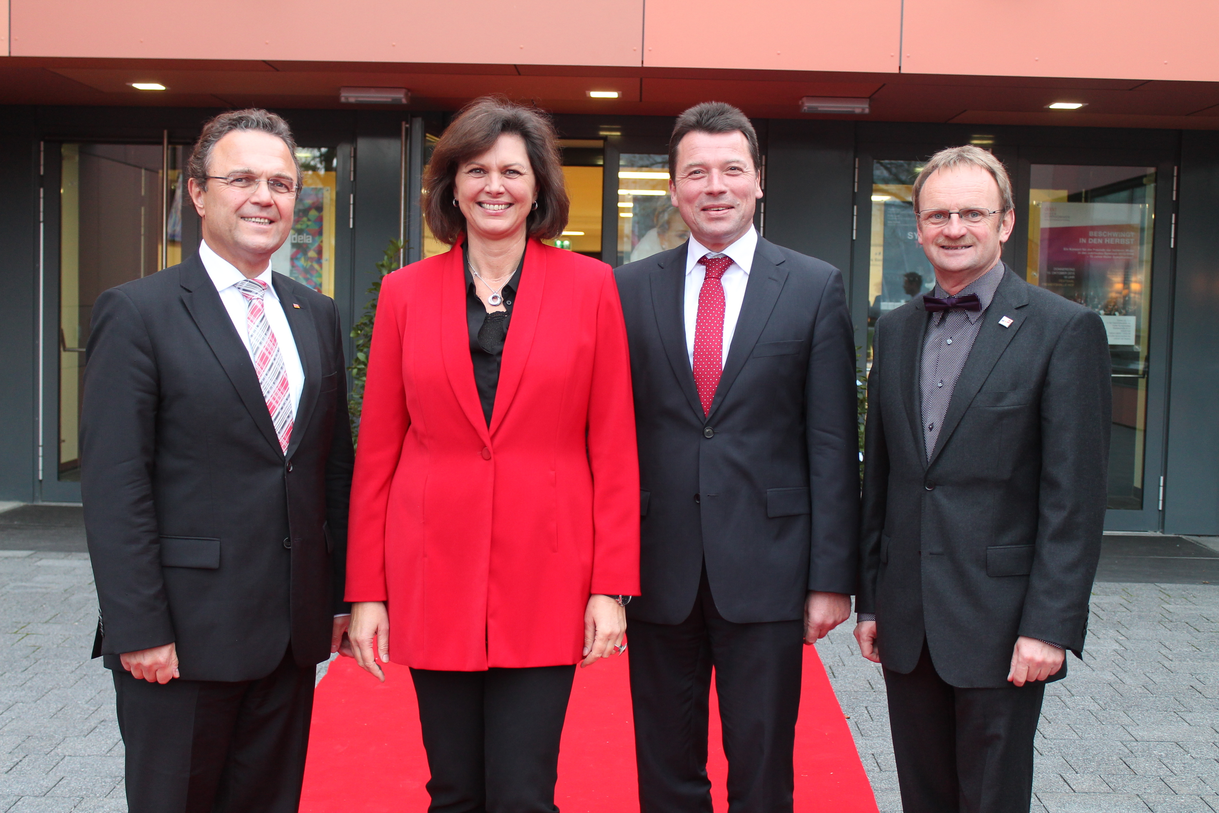 Bundestagsabgeordneter Dr. Hans-Peter Friedrich, Staatsministerin Ilse Aigner, Oberbürgermeister Dr. Harald Fichtner, Wirtschaftsförderer Klaus-Jochen Weidner