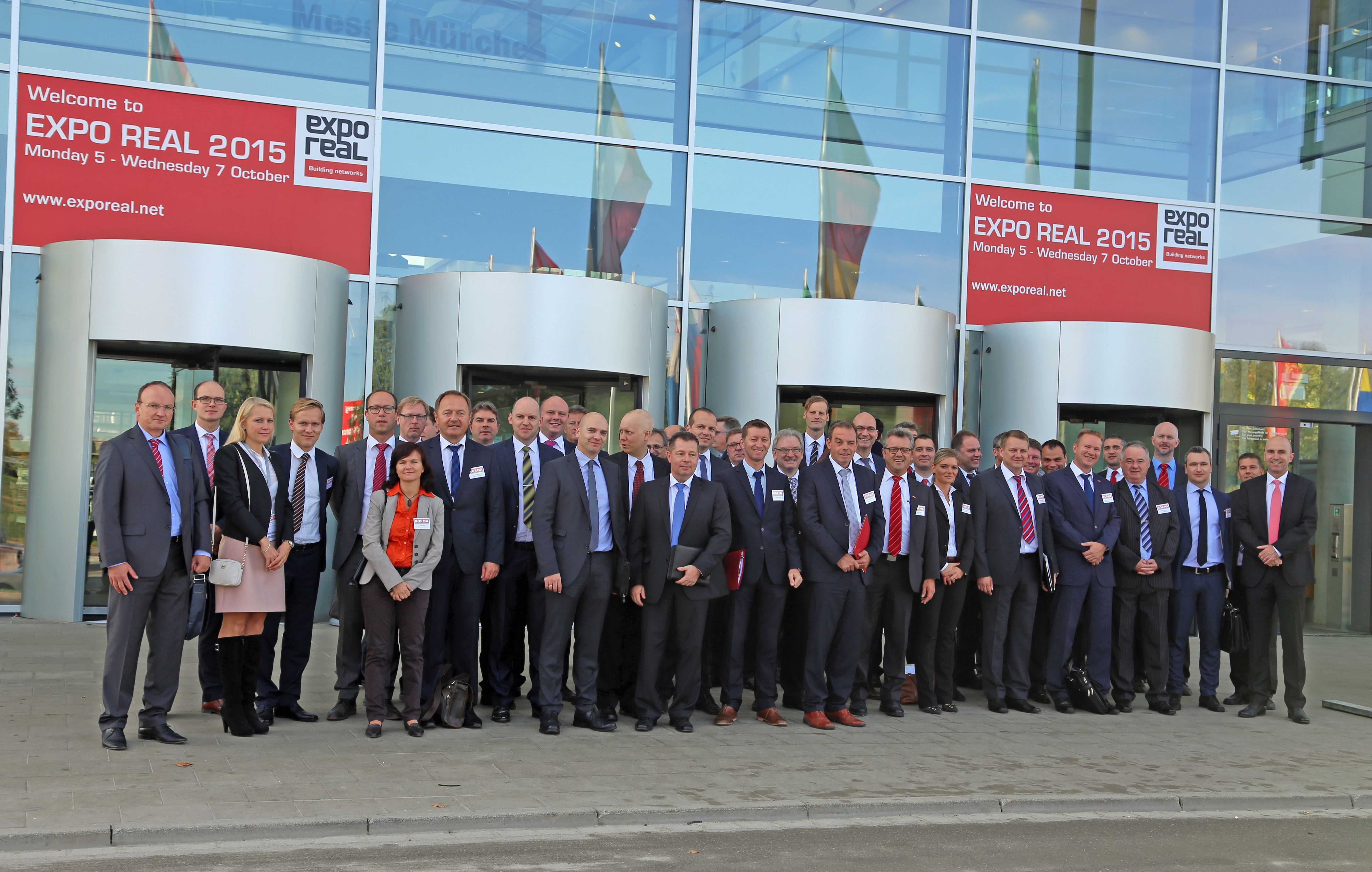 Geballte Expansionskraft: Der Discounter NORMA aus Nürnberg war mit über 40 Expansionsleitern aus Deutschland, Frankreich, Österreich und Tschechien auf der soeben beendeten Immobilienmesse EXPO REAL in München aktiv. Nach vielen interessanten Gesprächen über neue Kauf- und Mietobjekte im In- und Ausland setzt NORMA seine sorgfältig geplante Expansion in den genannten Ländern erfolgreich fort.