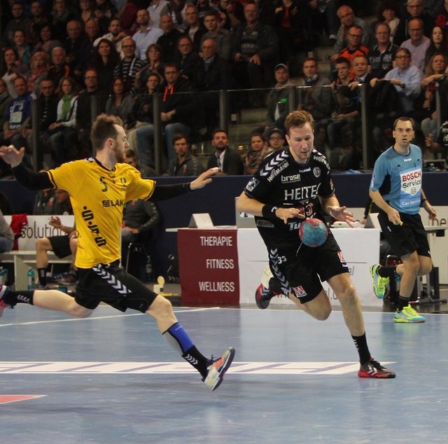 (Foto: hl-studios, Erlangen): Schnell und gefährlich:  Nikolai Link, HC Erlangen