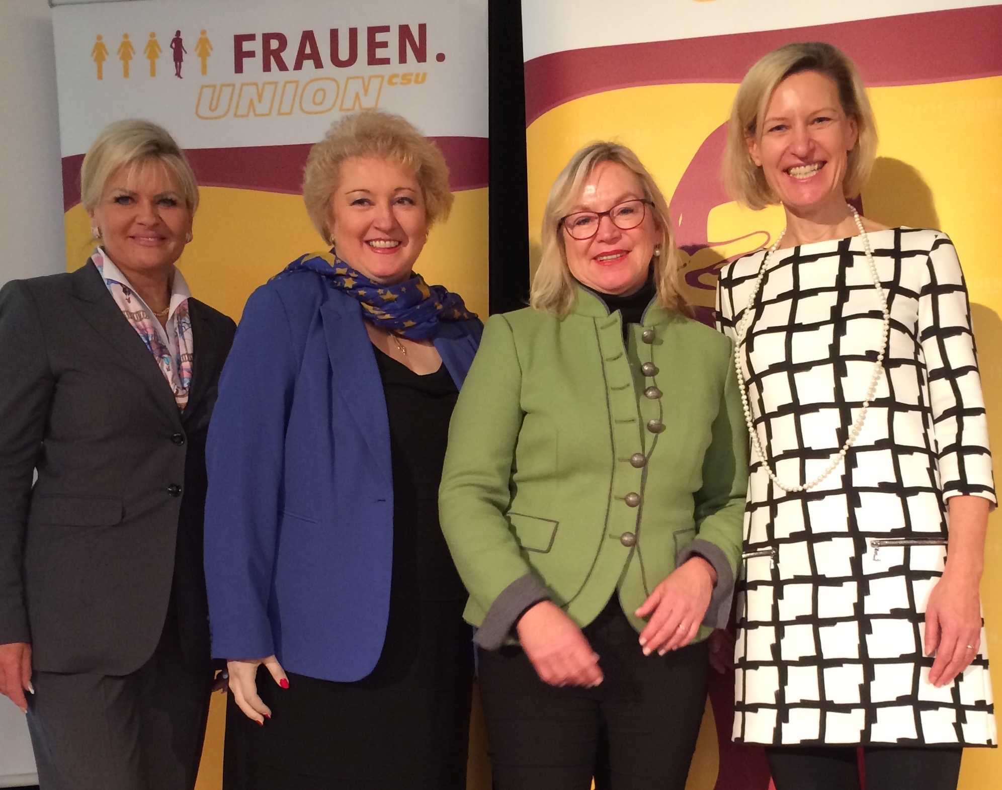 Landesvorstandswahlen Frauen Union (v.r.): Dr. Angelika Niebler, Barbara Regitz, Petra Guttenberger und Dr. Sabine Loritz.