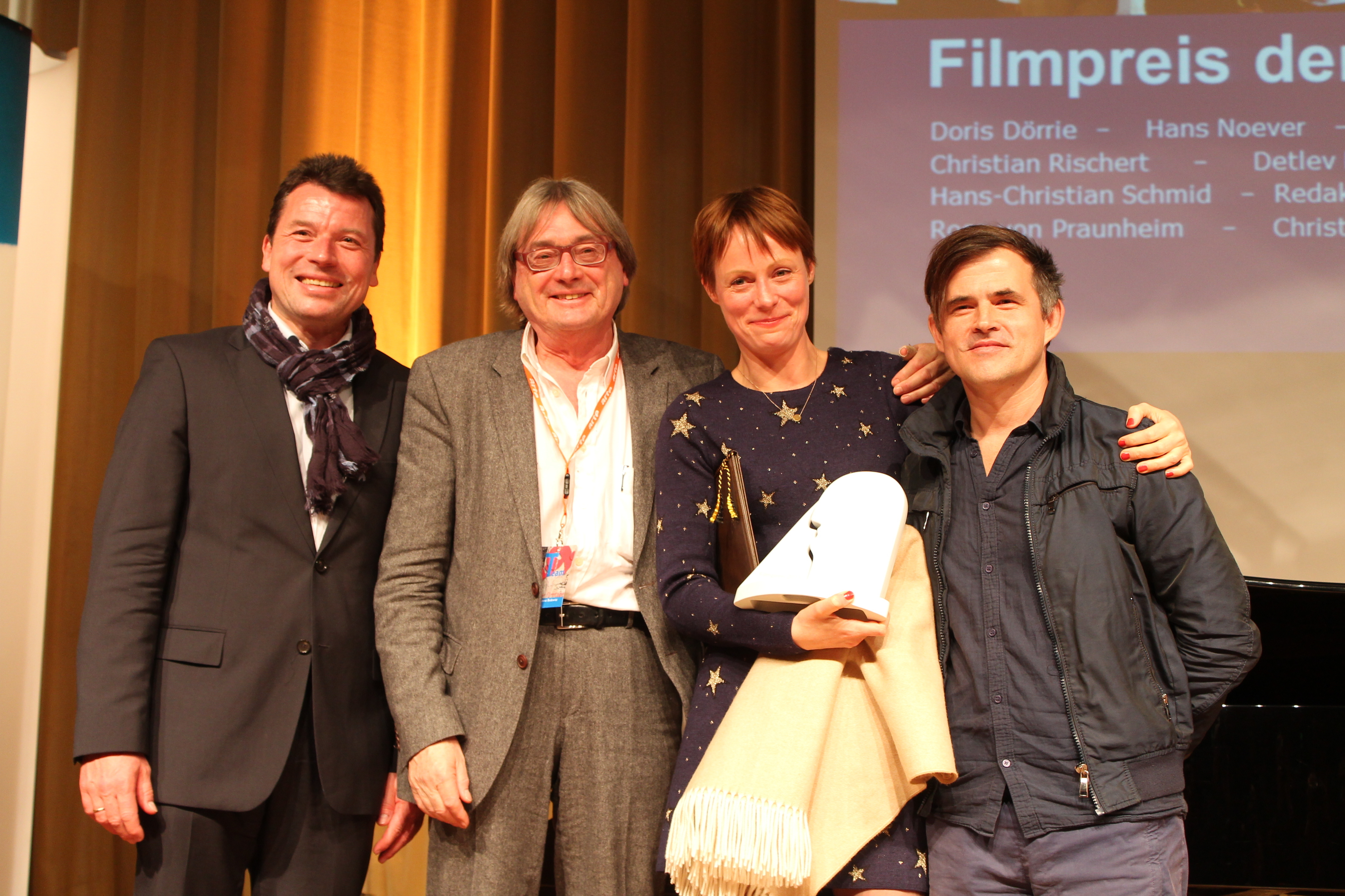 v.l. Hofs Oberbürgermeister Dr. Harald Fichtner, Heinz Badewitz (Festivalchef), Katharina Marie Schubert und Regisseur Oliver Haffner