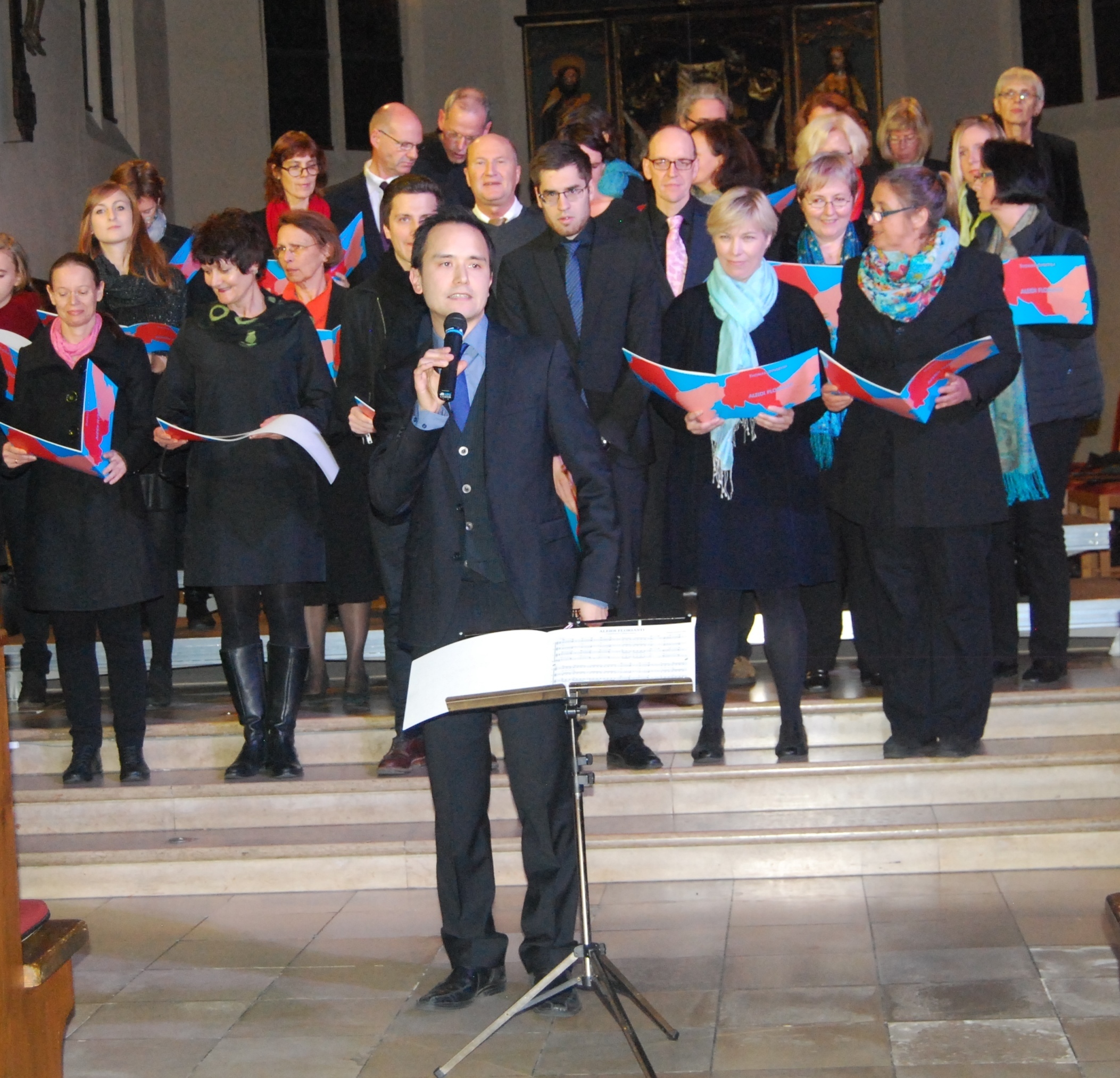 Wolfgang Strauss und der Elternchor des Labenwolf-Gymnasiums Nürnberg