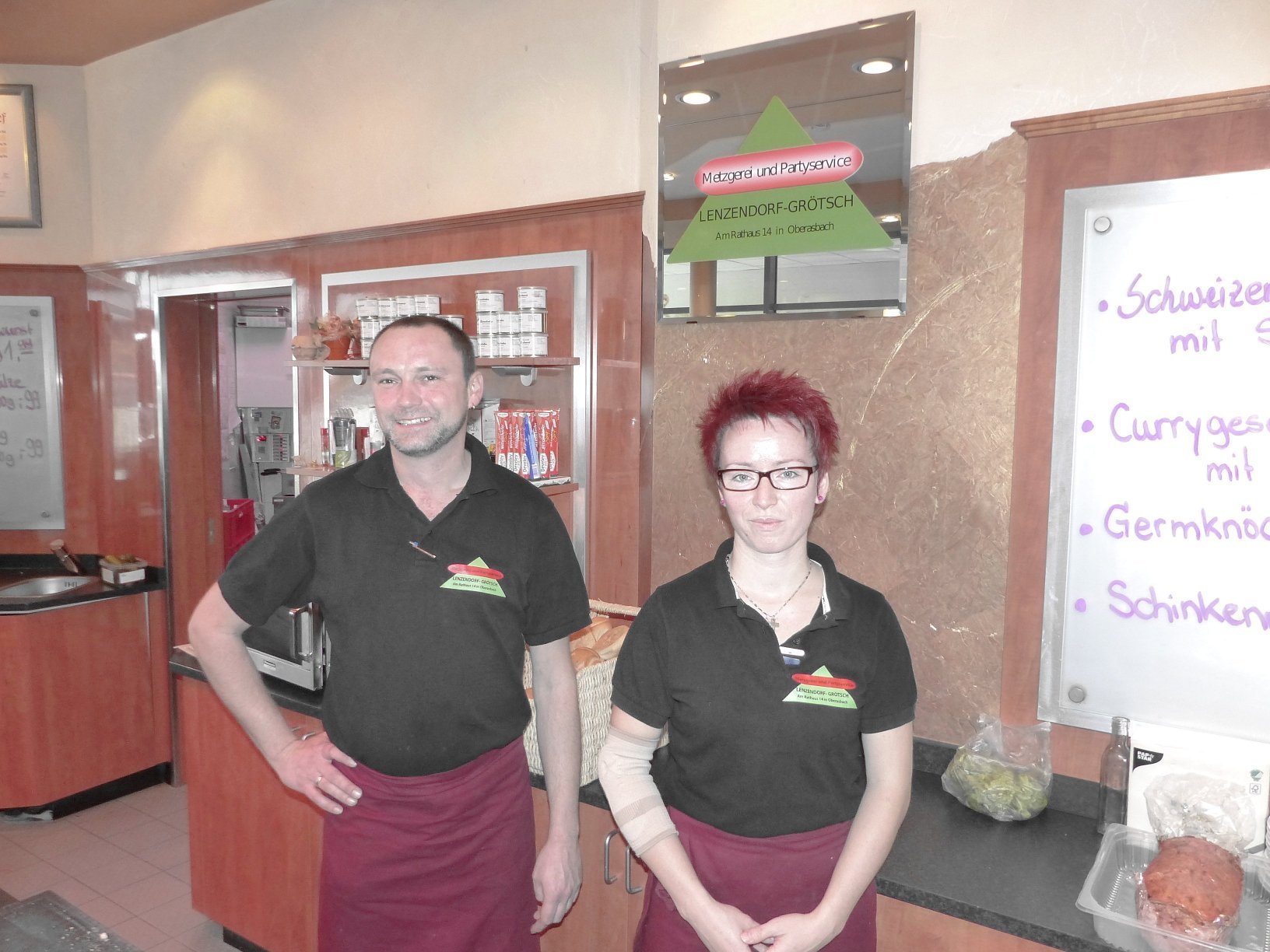 Susanne und René Lenzendorf in ihrer Metzgerei in Oberasbach, Am Rathaus 14
