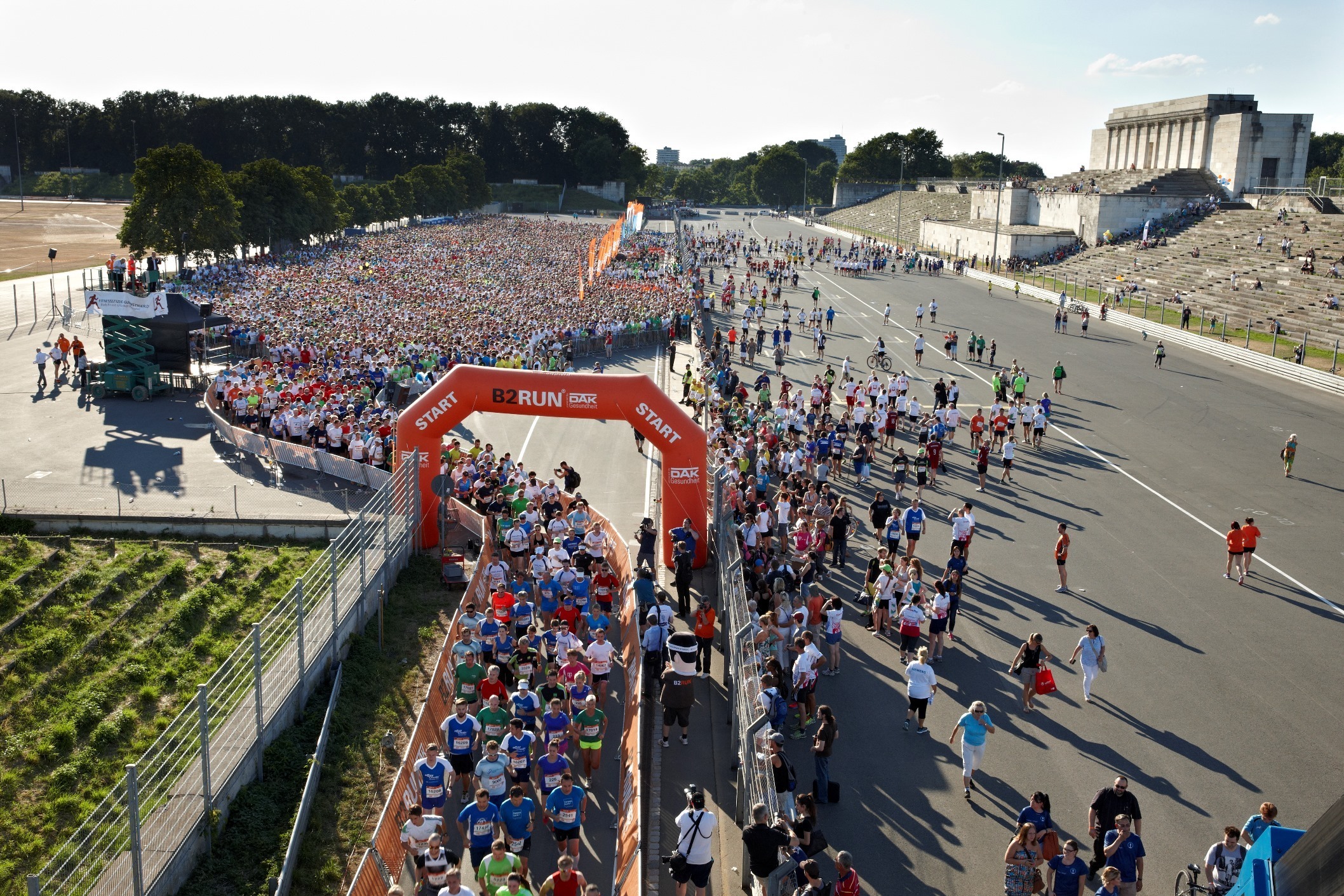 Beim B2RUN Nürnberg gingen zuletzt erneut 17.500 Läufer an den Start.