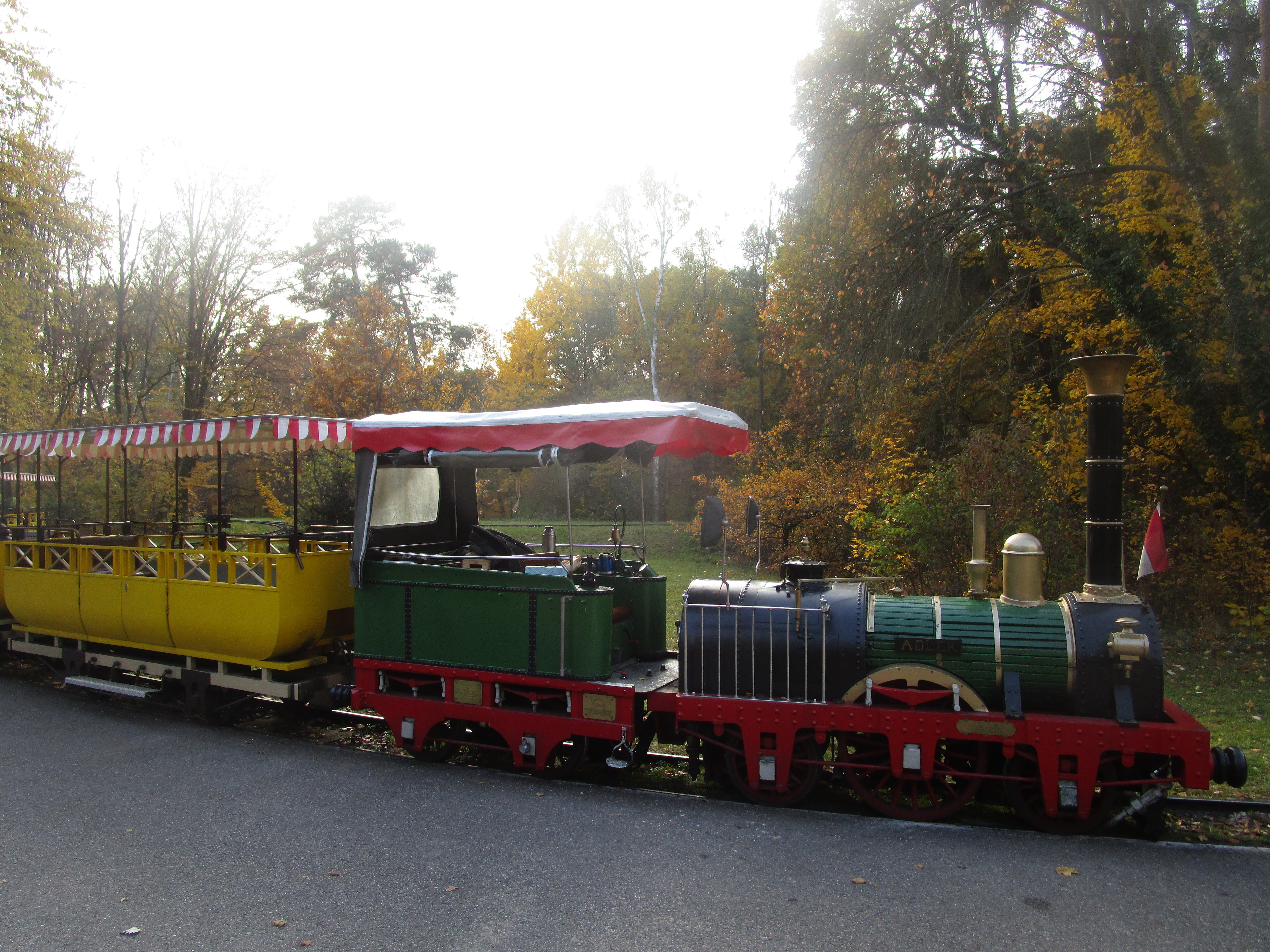 Mit dem Kleinen Adler durch den Tiergarten ins Kinderland