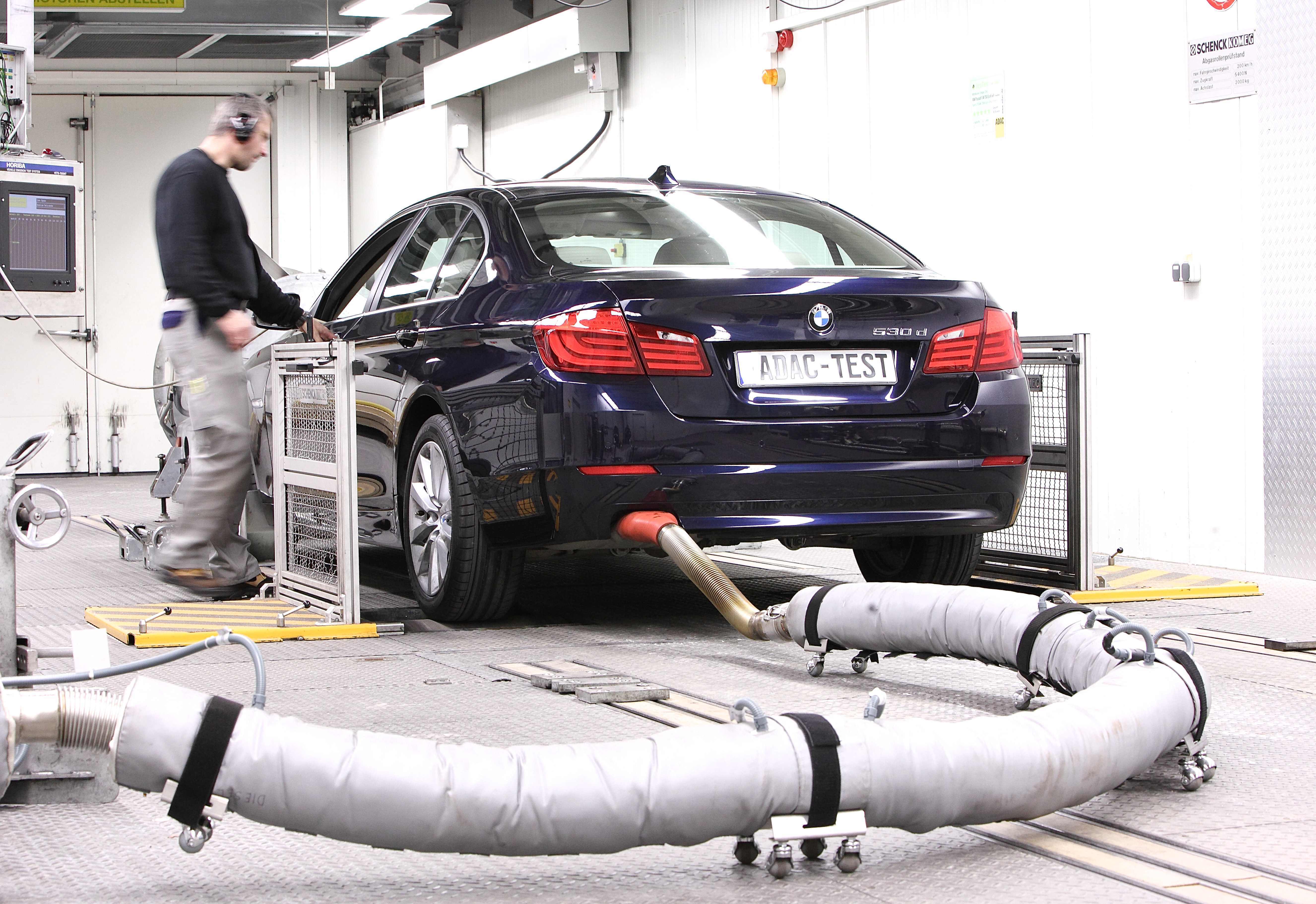 Konkrete Pläne für mehr Transparenz: Der ADAC will schon 2016 Realmessungen auf der Straße mit Labortests kombinieren. Foto: Auto-Medienportal.Net/ADAC
