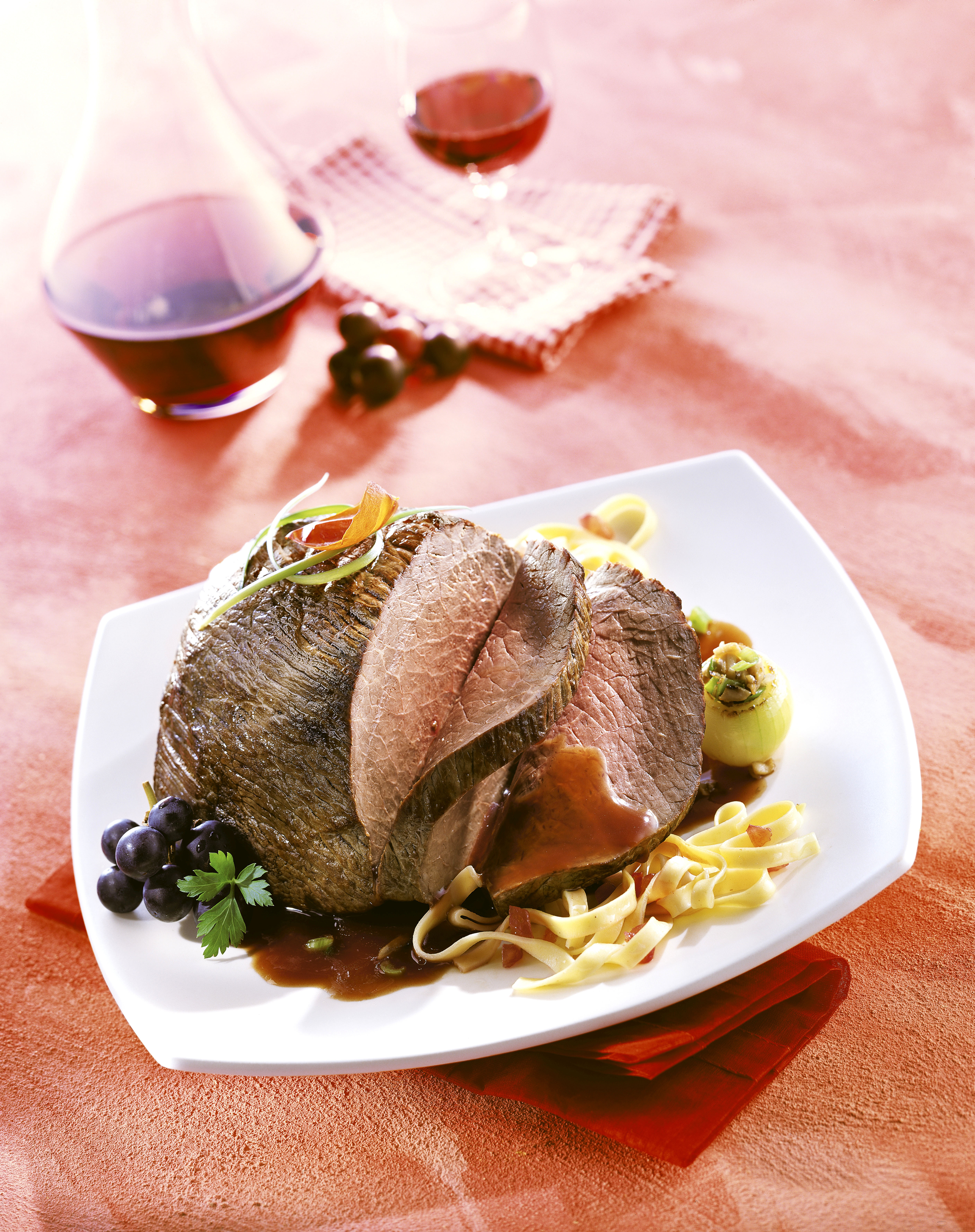 Rinderbraten nach Burgunder Art: So wird Weihnachten zum Genuss.