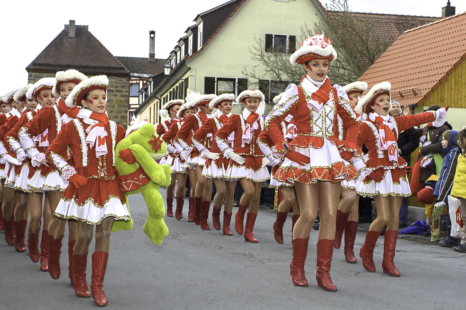 Ein absoluter Höhepunkt im Festkalender des NCV ist alljährlich auch der kunterbunte Umzug am Faschingsdienstag. Foto: Archiv / Roland Rosenbauer