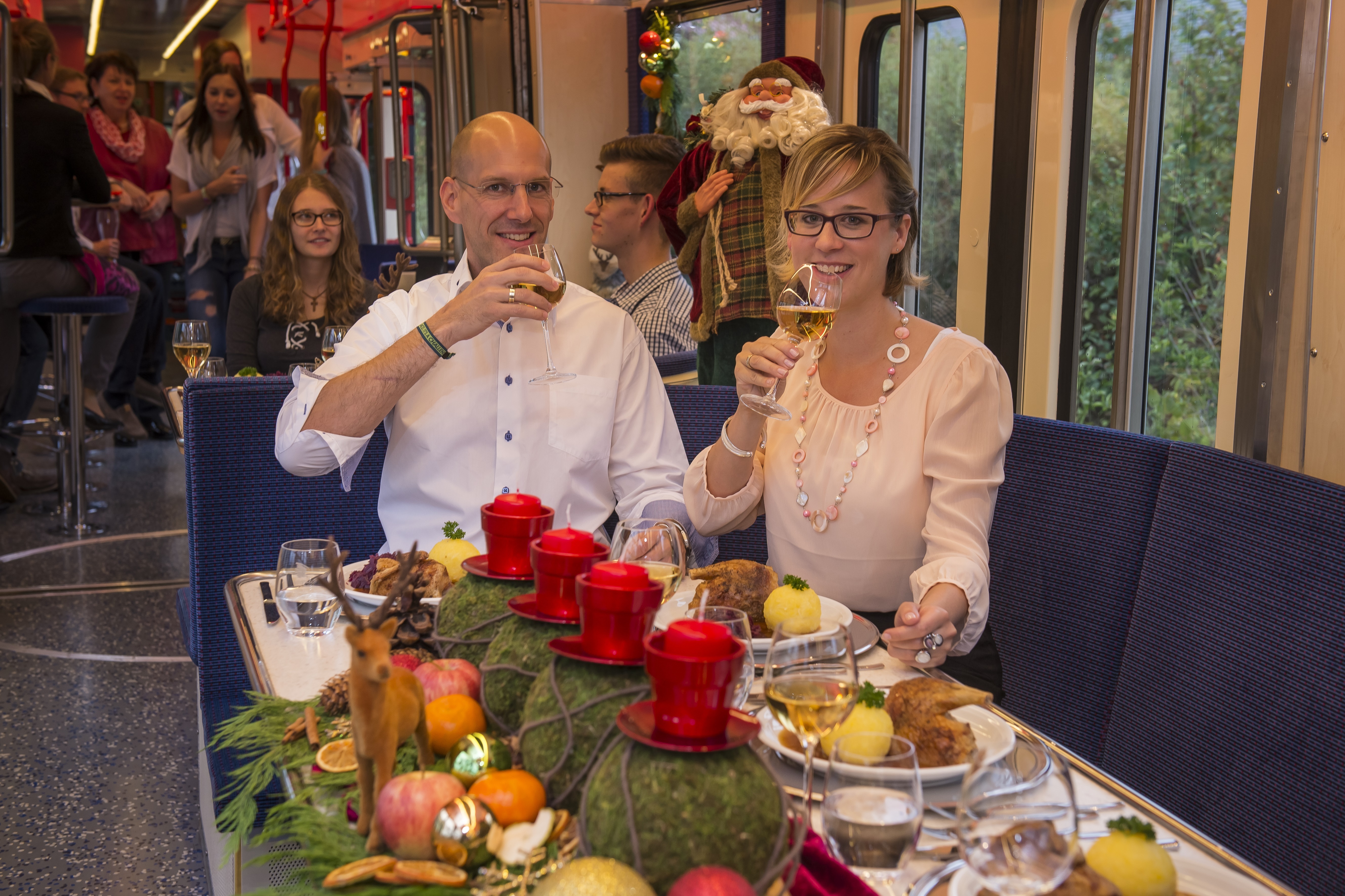 Die Eventbahn EXTRATOUR, Nürnbergs größte Partylimousine, nimmt ihren Betrieb auf.