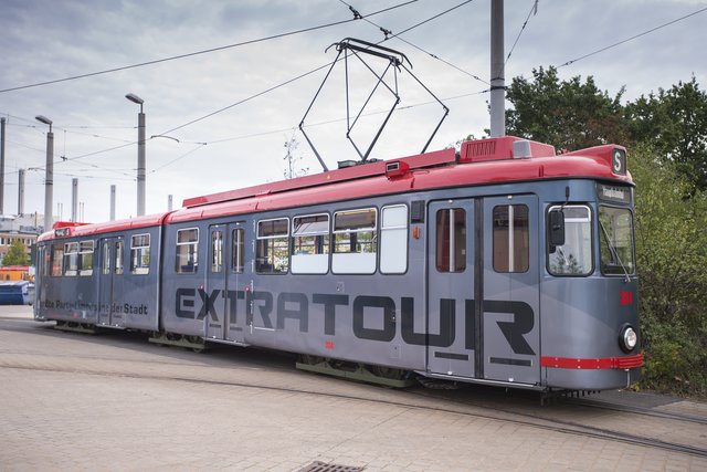 Die Eventbahn EXTRATOUR, Nürnbergs größte Partylimousine, nimmt ihren Betrieb auf.