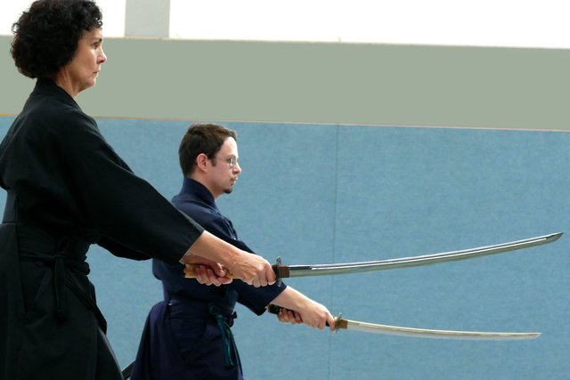 Barbara Müller, 3. Dan Iaido, aus Bamberg holte die Goldmedaille in der höchsten Gruppe, der Sandangruppe. Männer und Frauen kämpfen in den jeweiligen Kategorien gleichberechtigt gegeneinander.