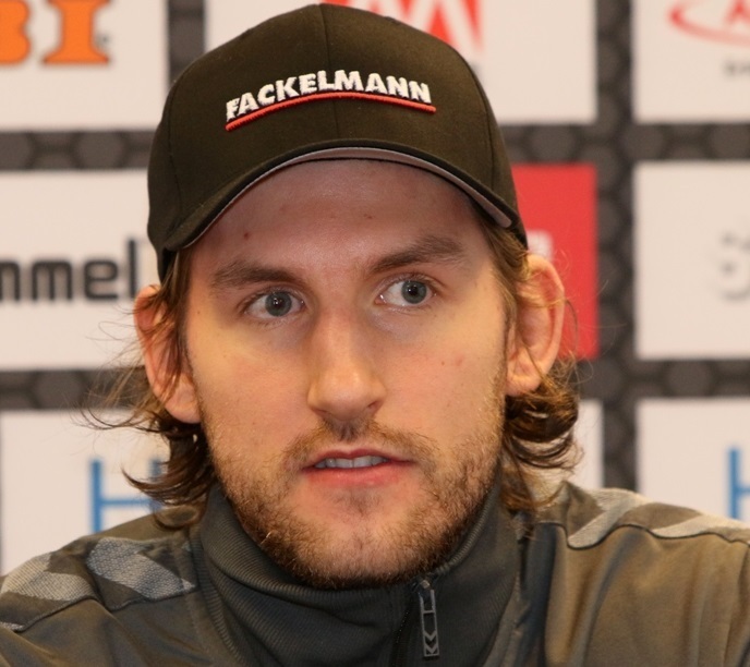 (Foto: hl-studios, Erlangen): HC Erlangen – Neuling Tobias Rivesjö konnte gleich die ersten Treffer erzielen