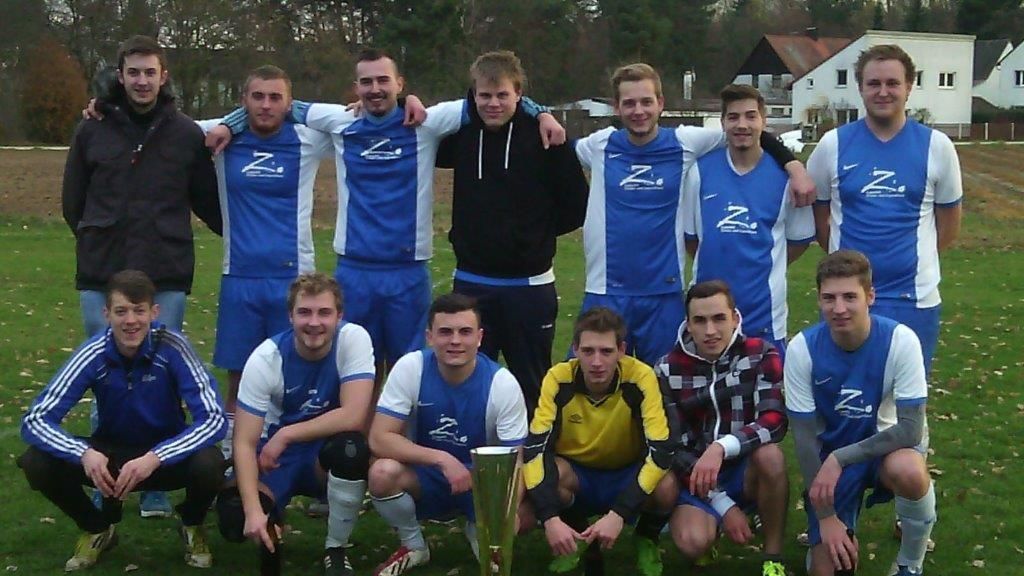 Die Fußballmannschaft Lokomotive Gebersdorf.