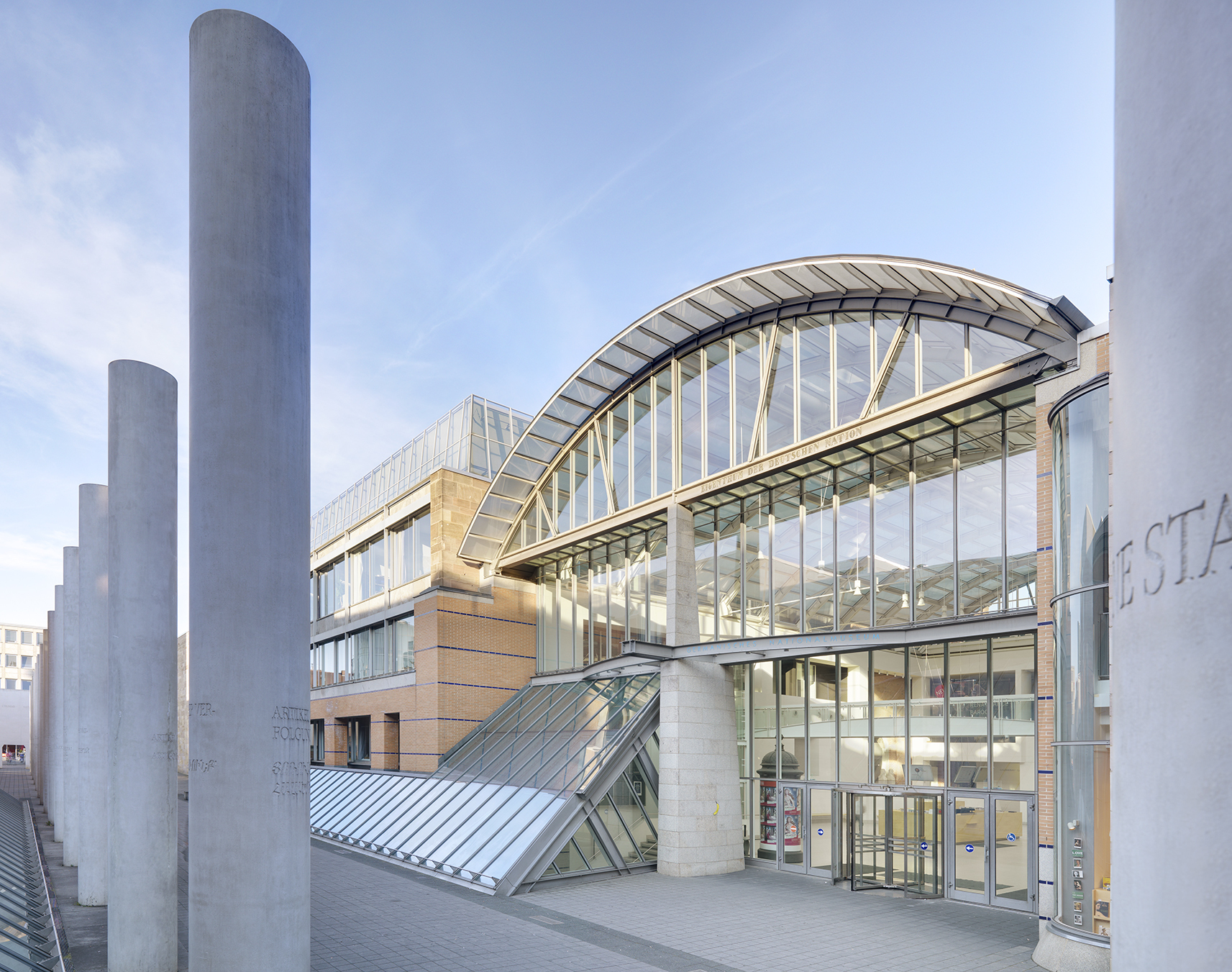 Bei den Förderentscheidungen wurde im Rahmen der zweiten Fördertranche im Jahr 2015 auch die Ausstellung „Luther, Kolumbus und die Folgen – Weltbildwandel im 16. Jahrhundert“ des Germanischen Nationalmuseums Nürnberg bedacht.