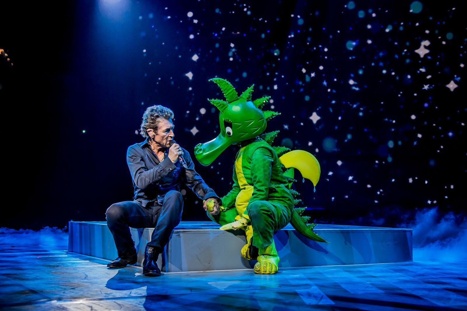 Peter Maffay und der Drache Tabaluga singen auch in Nürnberg das Hohe Lied der Freundschaft.