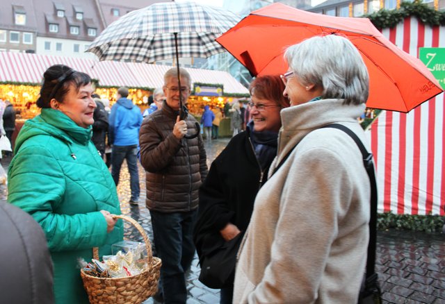 Zu Kabarettistin Lizzy Aumeier kamen viele Fans.