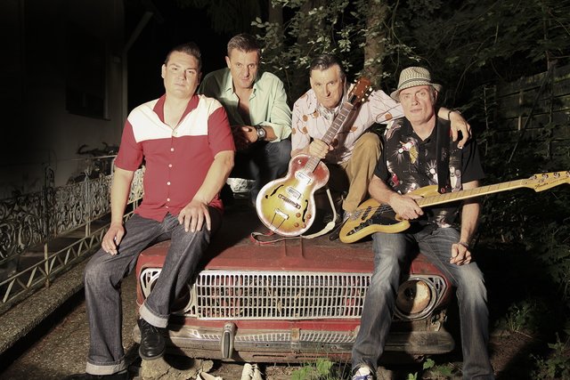von links nach rechts : Arne Unbehauen (Piano) - Sinisa Mandic - ( Schlagzeug ) - Winni Wittkopp (Gitarre / Gesang) - Andy Dorn ( Bass)