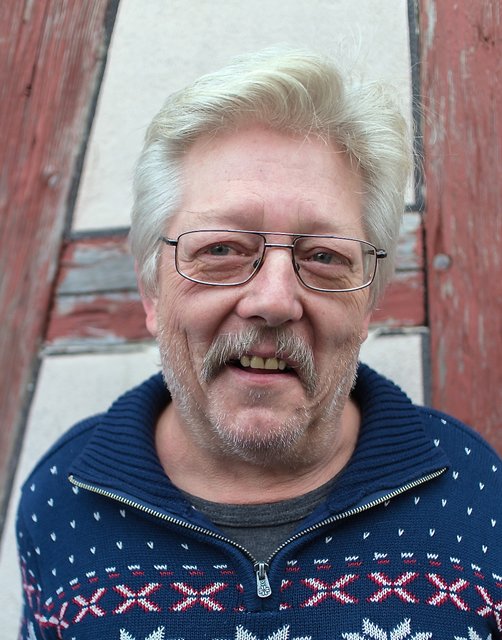 Michael Lindner, Betreuungsassistent, Egloffstein: „Am Heiligen Abend sind wir zu Hause – traditionell, da kommen mein Vater und mein Bruder zu Besuch. Am ersten Feiertag sind wir bei meinem Bruder zum großen Gansessen, und am zweiten Feiertag koche ich für die ganze Familie auf. Da sind wir dann mit Kind und Kegel alle bei mir.“ | Foto: R. Rosenbauer