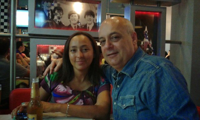 Peter Zahn, Fürth: ,,Bei uns wird diesmal getrennt gefeiert. Meine Frau ist bei ihrer Familie in Kolumbien, ich feiere mit meiner Mutter und meinen Kindern hier. In Kolumbien wird das Weihnachsfest viel intensiver zelebriert, da geht es auch schon früher los. Während der letzten neun Tage vor Weihnachten wird der Brauch der „Novena“ gepflegt. Da trifft man sich jeden Abend bei einer anderen Nachbarfamilie, wo die Bibel gelesen und Lieder gesungen werden." | Foto: Privat