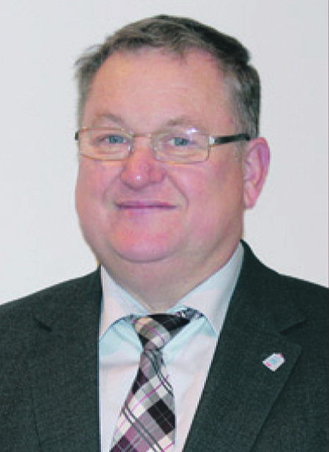 Helmut Solfrank, Geschäftsleiter real,- Schwabach: ,,In der Zeit vor Weihnachten ist bei uns sehr viel los. Dank der drei hintereinander liegenden Feiertage kann ich das Weihnachtsfest zusammen mit meiner Familie und den Enkelkindern entspannt genießen." | Foto: Privat