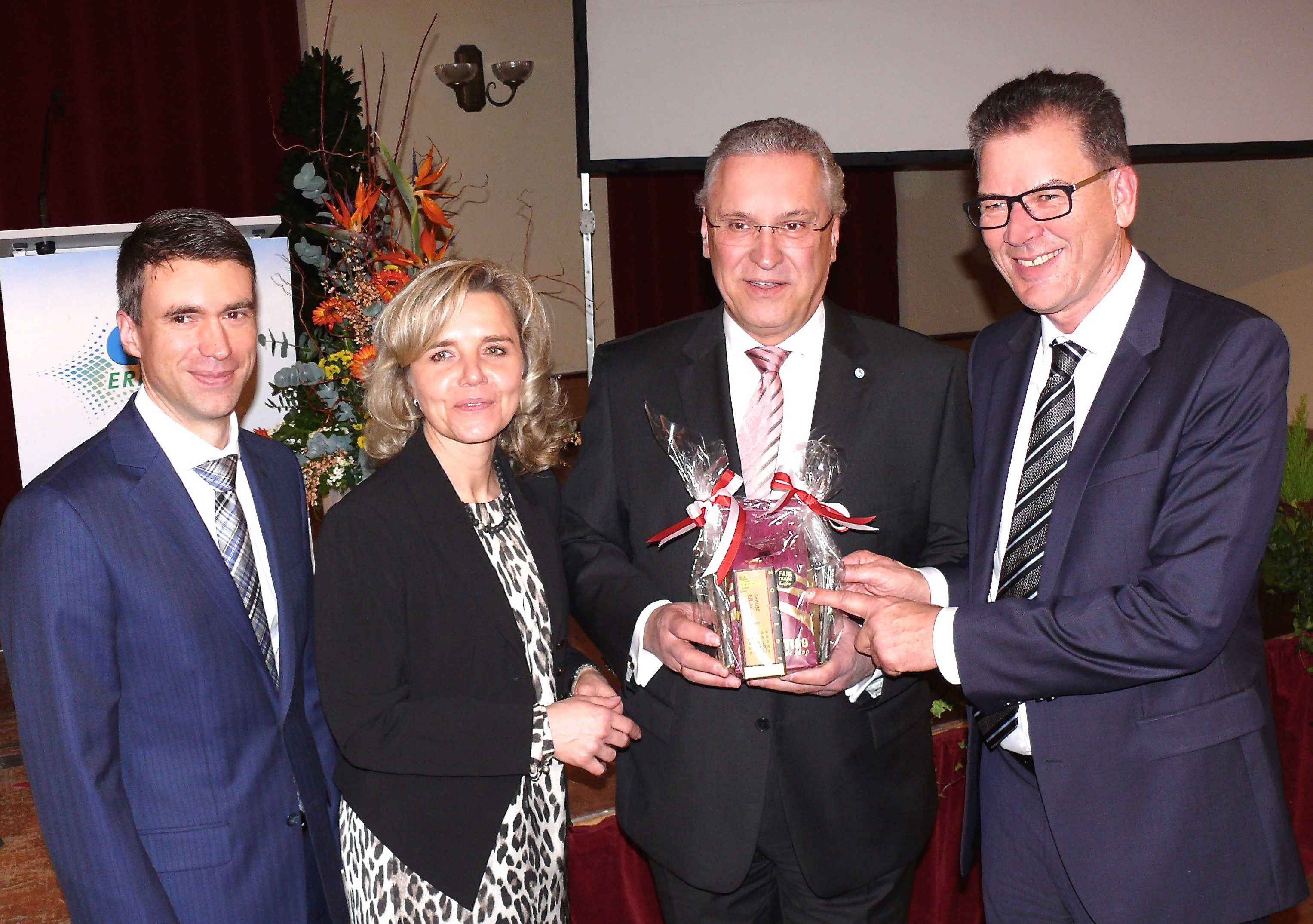 Staatssekretär Stefan Müller MdB, CSU-Kreisvorsitzende Alexandra Wunderlich, Staatsminister Joachim Herrmann MdL und Bundesminister Gerd Müller (v.l.n.r.). Foto: Uwe Müller