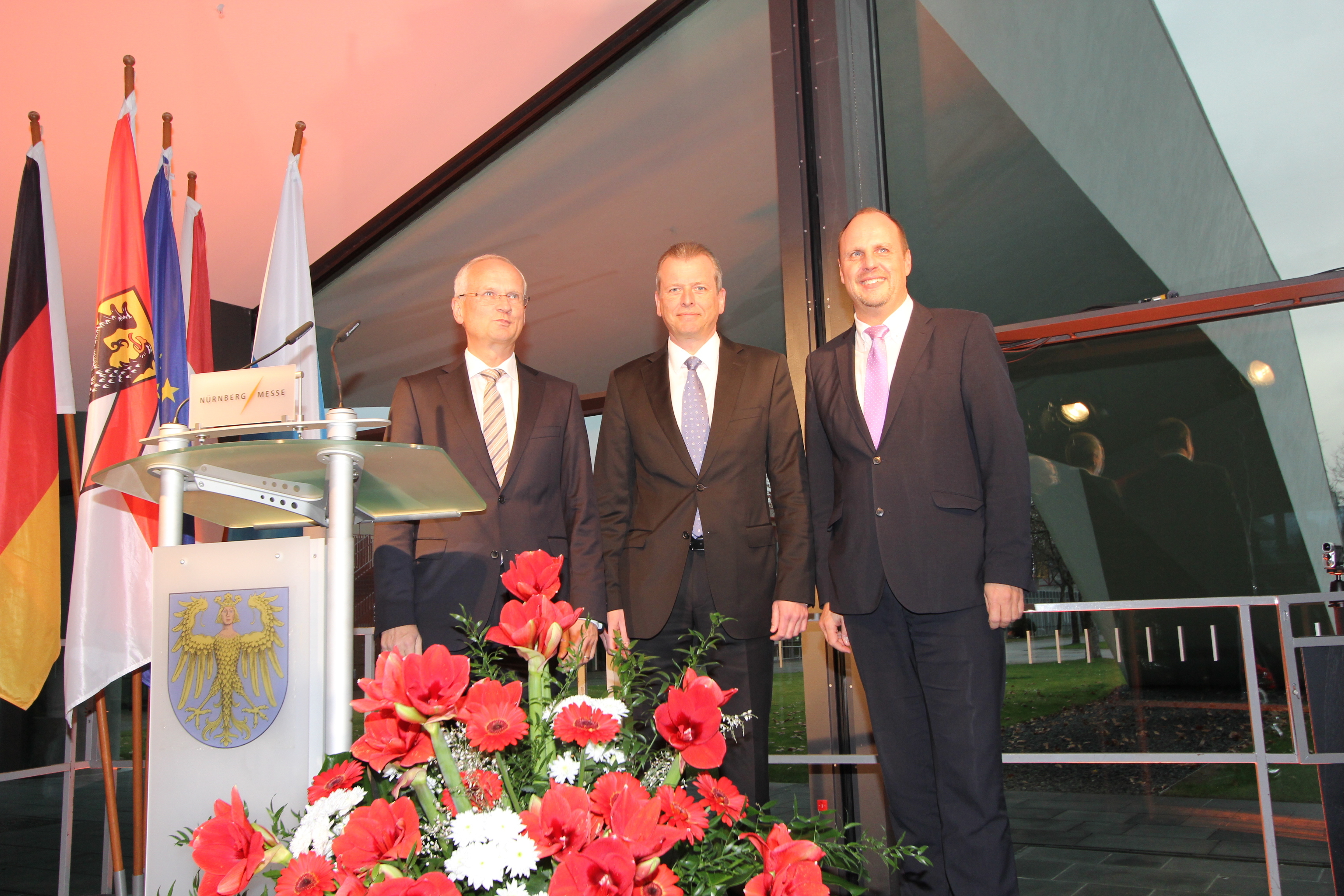 Oberbürgermeister Dr. Ulrich Maly (Mitte) und die Bürgermeister Christian Vogel und Dr. Klemens Gsell wünschen vor allen Dingen viel Optimismus für die Aufgaben im Jahr 2016.
