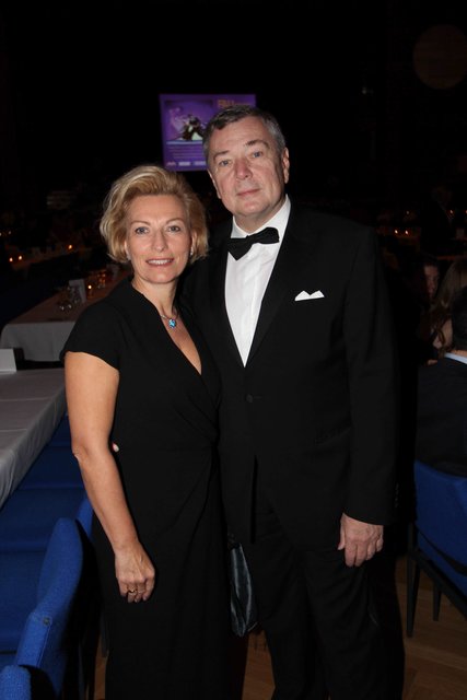 Wolf-Rüdiger Knocke, Vorstand NÜRNBERGER Versicherung, mit Ehefrau Regina. | Foto: John R. Braun