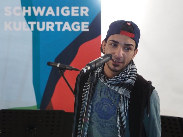 Beim Begegnungsfest „Musik öffnet die Herzen“ des Unterstützerkreises „Schwaig solidarisch“ kamen Flüchtlinge und Schwaiger zu einem Nachmittag mit Musik, Tanz und Gesprächen zusammen. | Foto: Ulf Siefker