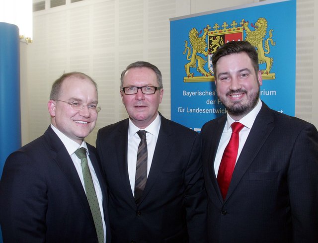 CSU-Stadtratsfraktionsvorsitzender Sebastian Brehm mit Thomas Pirner, Präsident der Handwerkskammer, und CSU-Bezirksgeschäftsführer Sven Heublein. | Foto: J. König