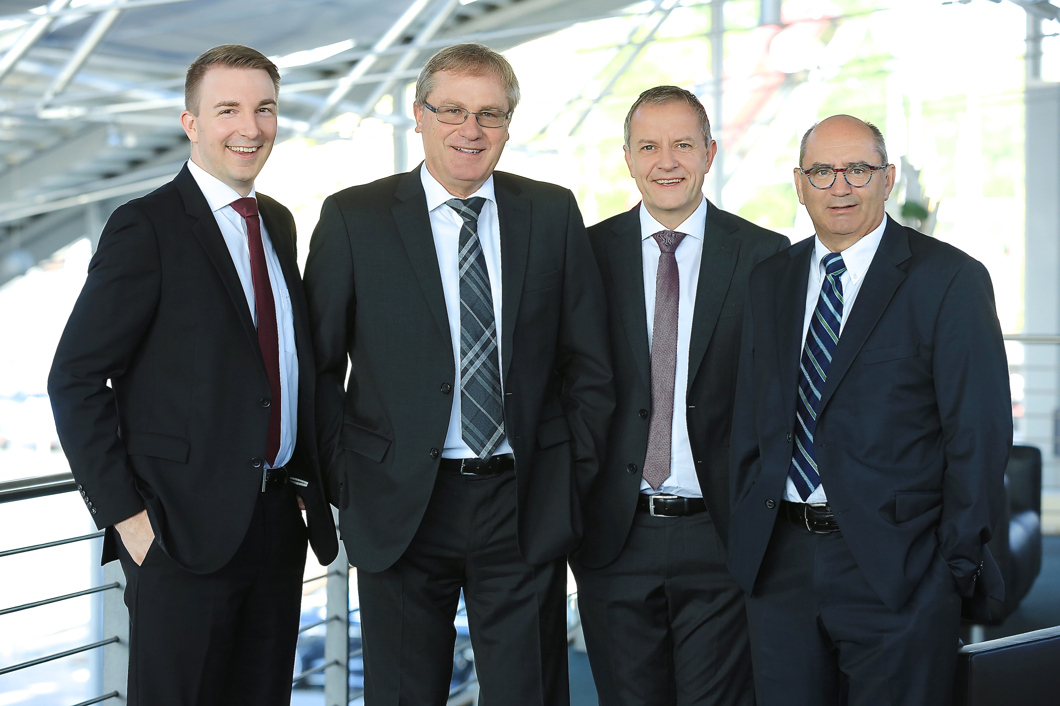 Neue Holdingleitung führt zu bisher größten Unternehmenserfolg: Till Heinrich (Geschäftsführer), Uwe Feser (Gesellschafter), Markus Kugler (Geschäftsführer) und Wilhelm Graf (Gesellschafter / v.l.n.r.). Foto: FGG