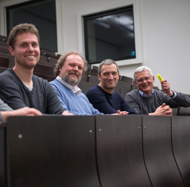 (Foto: hl-studios, Erlangen): Prof. Roderus und Prof. Barta der HS und Spezialisten von hl-studios