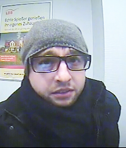 Tatverdächtiger, der im Zusammenhang mit den Manipulationen an den Geldautomaten gesucht wird.
