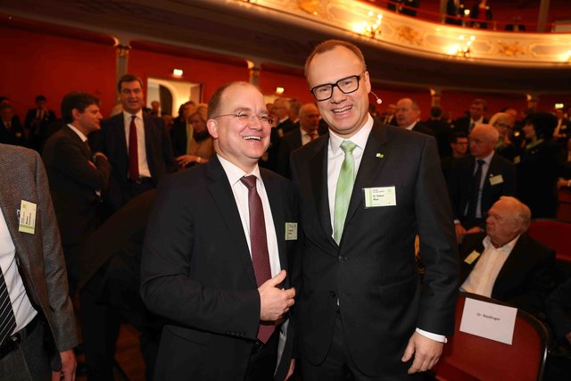 Nürnbergs CSU-Chef Sebastian Brehm (l.) mit Kempf-Nachfolger Dr. Robert Mayr. | Foto: bayernpress