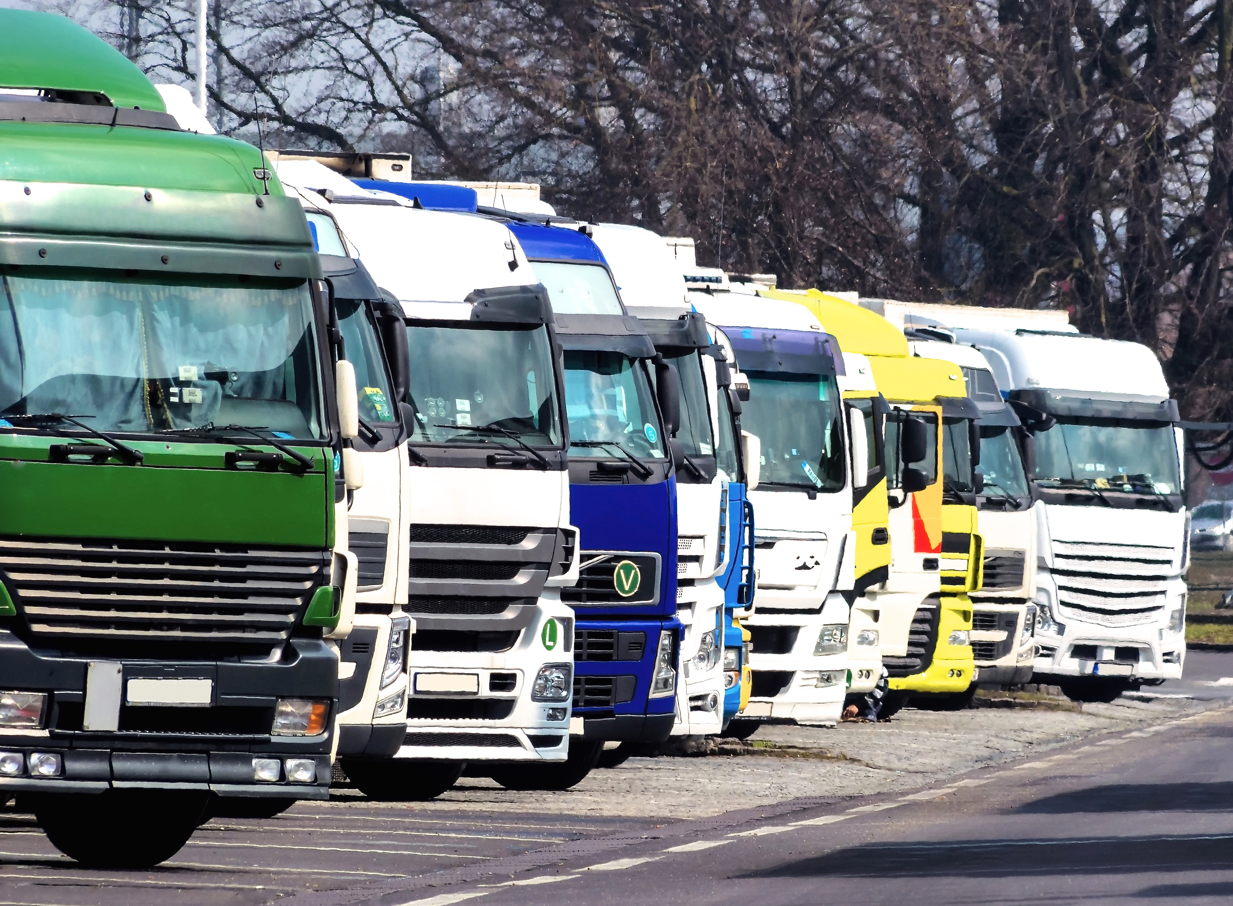 Das neue, digital gesteuerte System soll den Brummi-Fahrern das Parken an Tank- und Rastanlagen entlang der Autobahn erleichtern. Symbolbild: © Gina Sanders/Fotolia.com