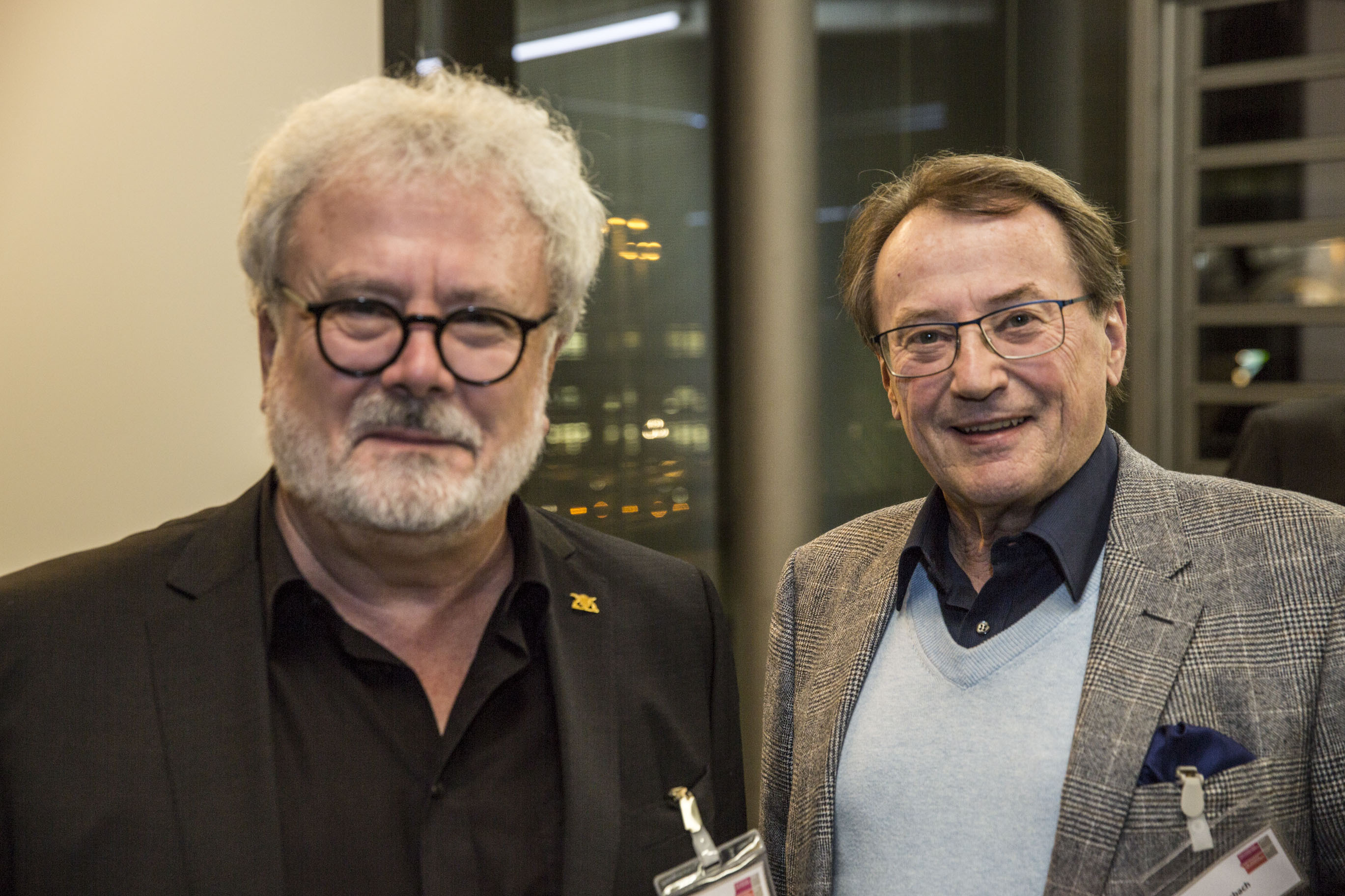 Günter Morsbach (r.) von den Familienunternehmern begrüßte Klaus-Peter Murawski in seiner Heimatstadt.