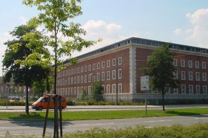 Nürnberg erhält für den Z-Bau vier Millionen Euro aus einem Bundesprogramm des Bundesministeriums für Umwelt, Bau und Reaktorsicherheit.