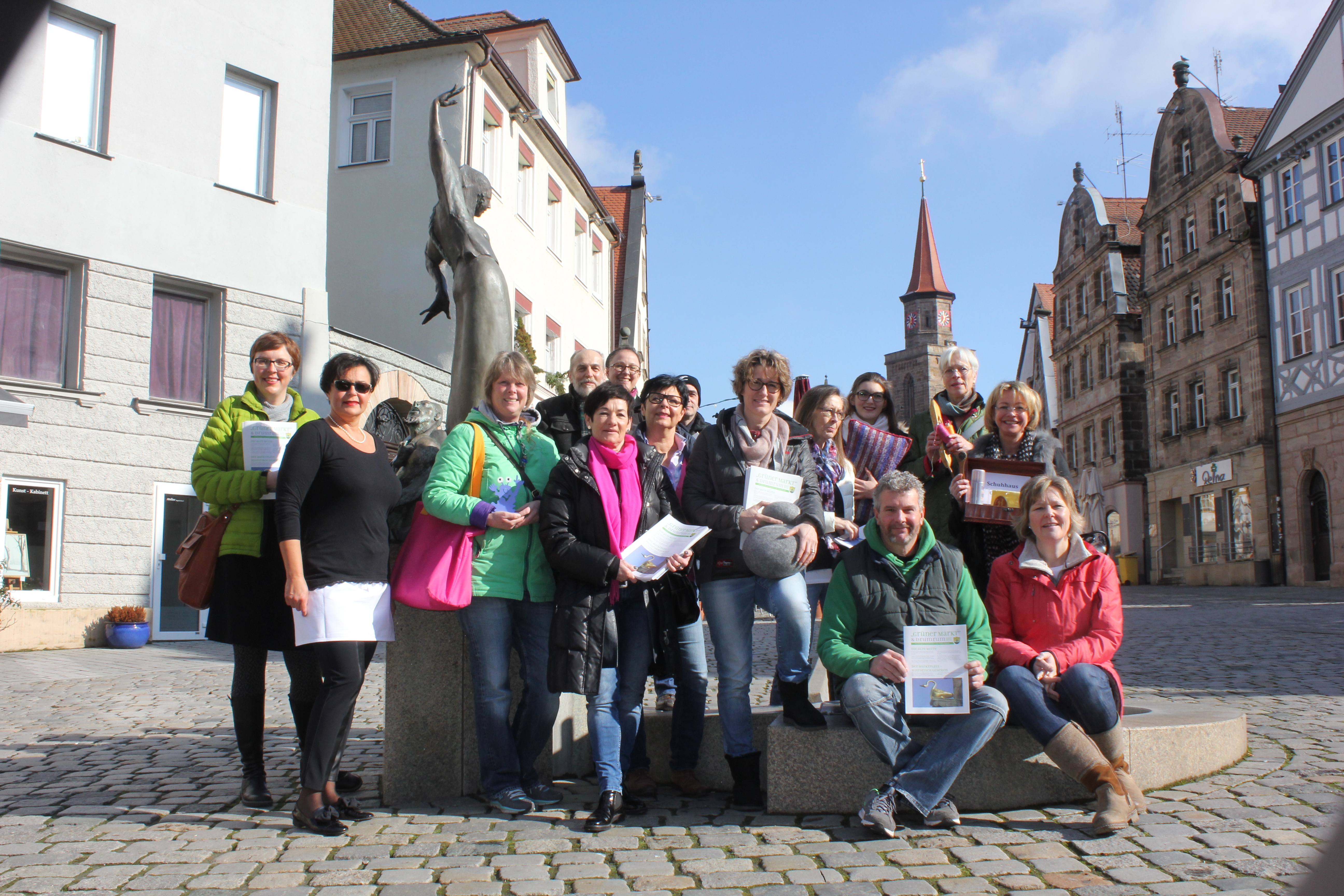 Die Einzelhändler der Fürther Altstadt laden nicht nur am verkaufsoffenen Sonntag zur Entdeckungsreise durch die lebendige Altstadt mit ihren vielen kleinen Läden ein. Foto: Ebersberger