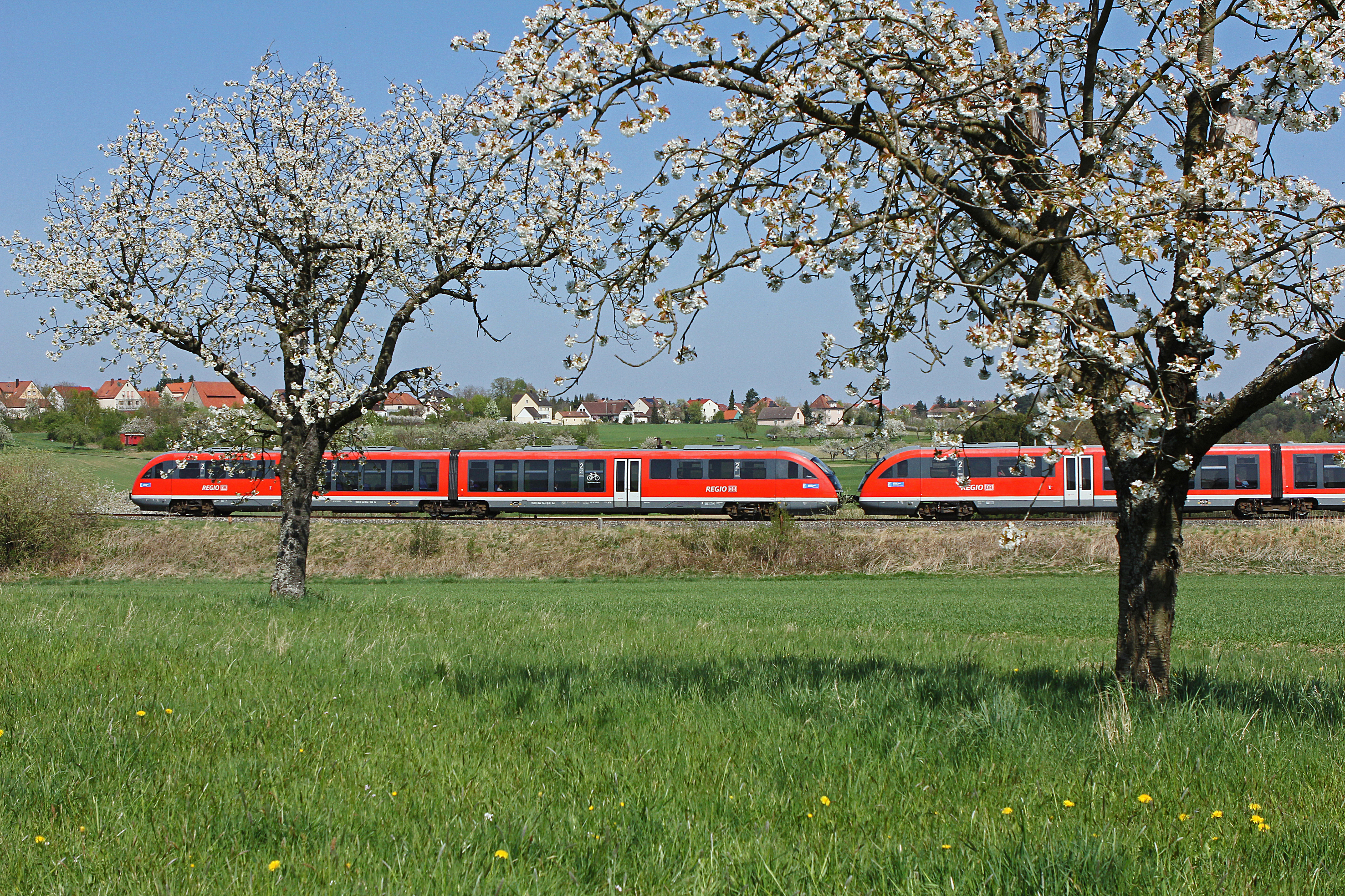 Die Mittelfrankenbahn bringt die Wanderer nach Igendsdorf.