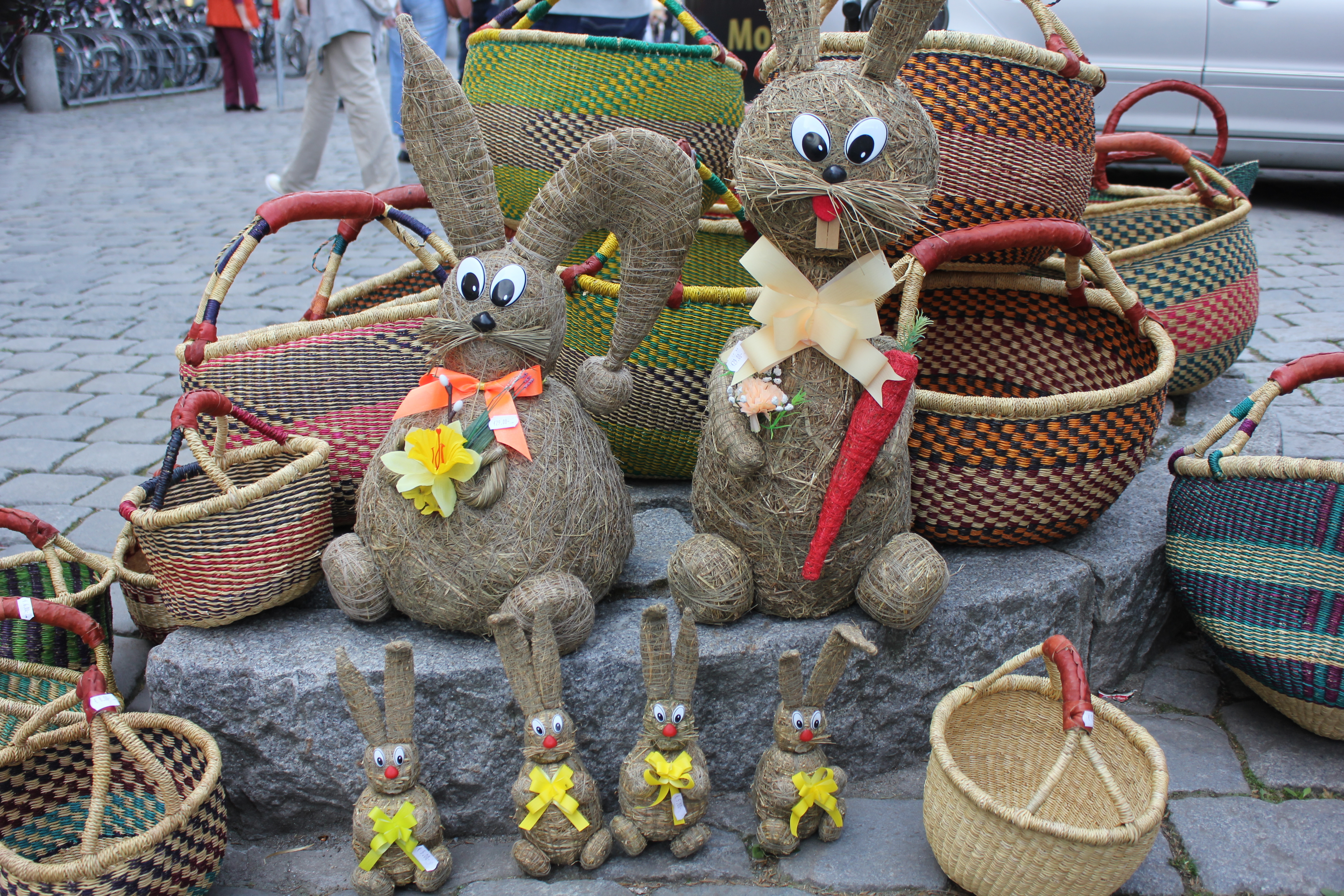 Der Osterhase schickt schon mal ein paar Frühlingsgrüße nach Fürth. Foto: Ebersberger