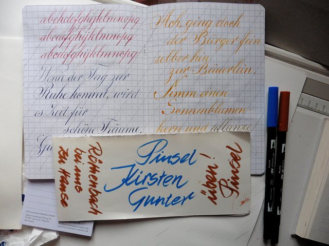 Pinselschrift und Copperplate bzw. Anglaise, englische Schreibschrift.