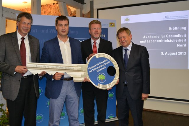 Nach Frellers Einsatz: Die feierliche Eröffnung der Schwabacher Gesundheitsakademie mit den beiden Ministern Marcel Huber und Markus Söder. | Foto: © CSU Schwabach